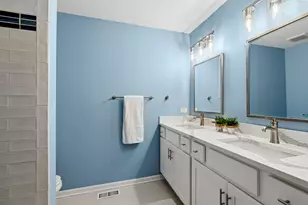 670 Williamsburg Ave, Gurnee, IL 60031 - Photo 21