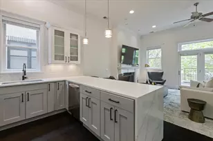 839 W Bradley Pl, Chicago, IL 60613 - Photo 9