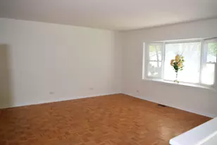 7040 Meadowbrook Ln, Hanover Park, IL 60133 - Photo 9