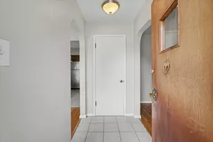 311 Flora Dr, Champaign, IL 61821 - Photo 3