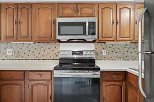 311 Flora Dr, Champaign, IL 61821 - Photo 11