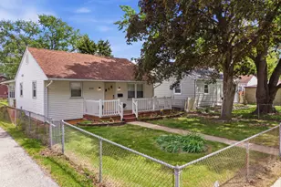 220 Park Dr, Joliet, IL 60436 - Photo 3