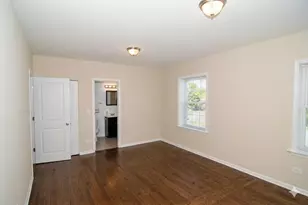 2065 W Jarvis Ave, Chicago, IL 60645 - Photo 7
