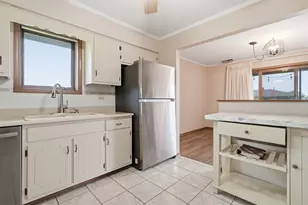 11111 Heritage Dr, Palos Hills, IL 60465 - Photo 13