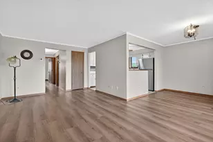 11111 Heritage Dr, Palos Hills, IL 60465 - Photo 5