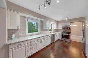 4977 Prairie Oak Rd, Gurnee, IL 60031 - Photo 9