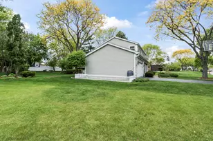 1059 W Chatham Dr, Palatine, IL 60067 - Photo 39