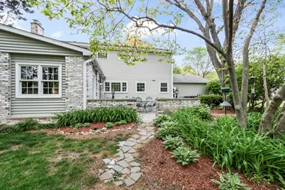 1059 W Chatham Drive, Palatine, IL 60067 - Photo 33