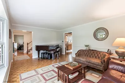 1059 W Chatham Drive, Palatine, IL 60067 - Photo 5