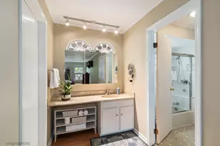 1059 W Chatham Dr, Palatine, IL 60067 - Photo 23