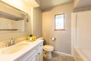 828 Tamarack Ln, Rockford, IL 61107 - Photo 19