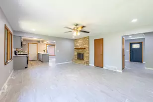 828 Tamarack Ln, Rockford, IL 61107 - Photo 13