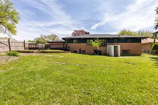 828 Tamarack Ln, Rockford, IL 61107 - Photo 31