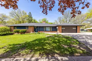 828 Tamarack Ln, Rockford, IL 61107 - Photo 1