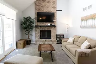 251 Millington Ln, Aurora, IL 60504 - Photo 7