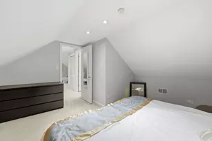 5135 W Melrose St, Chicago, IL 60641 - Photo 21