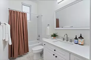 1322 W Belmont Ave, Chicago, IL 60657 - Photo 25