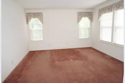 108 Woodview Court, Glen Ellyn, IL 60137 - Photo 13