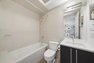 1335 N Bosworth Ave, Chicago, IL 60642 - Photo 15