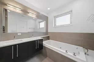 1335 N Bosworth Ave, Chicago, IL 60642 - Photo 13
