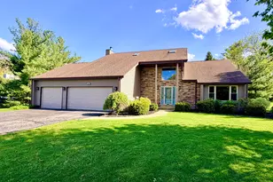 643 Lindgren Ln, Belvidere, IL 61008 - Photo 1