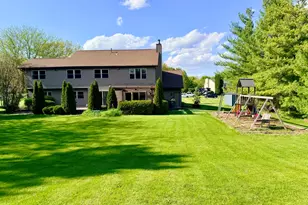 643 Lindgren Ln, Belvidere, IL 61008 - Photo 5
