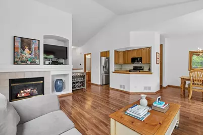 1015 Ellsworth Drive, Grayslake, IL 60030 - Photo 5