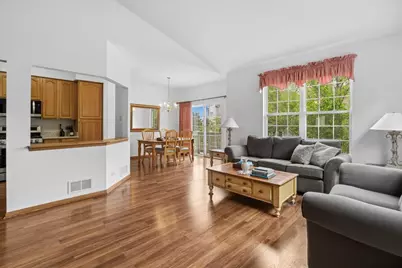 1015 Ellsworth Drive, Grayslake, IL 60030 - Photo 9
