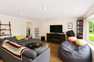817 Stamford Ct, Schaumburg, IL 60193 - Photo 5