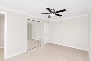 817 Stamford Ct, Schaumburg, IL 60193 - Photo 13