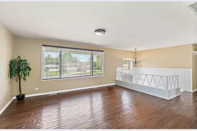 1097 Stratham Court, Schaumburg, IL 60193 - Photo 5