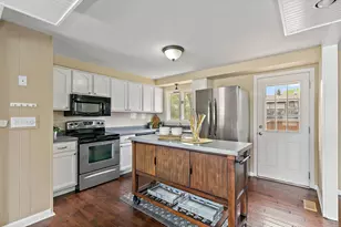 1097 Stratham Ct, Schaumburg, IL 60193 - Photo 7