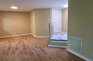 1751 Plymouth Ct, Wheaton, IL 60189 - Photo 5