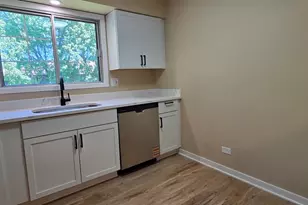 1751 Plymouth Ct, Wheaton, IL 60189 - Photo 9