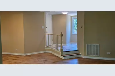 1751 Plymouth Court #B, Wheaton, IL 60189 - Photo 3