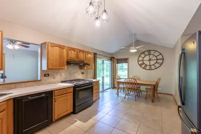 219 Wolverine Drive, Oswego, IL 60543 - Photo 5