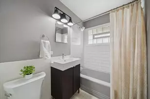 428 S Beverly St, Wheaton, IL 60187 - Photo 11