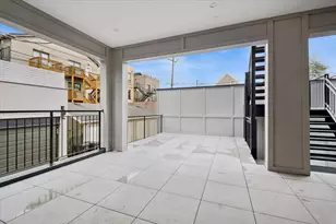 2246 W Lyndale St, Chicago, IL 60647 - Photo 15