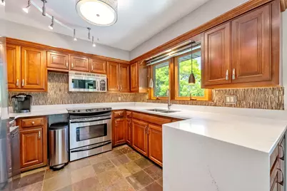 615 20th Avenue Court, East Moline, IL 61244 - Photo 9