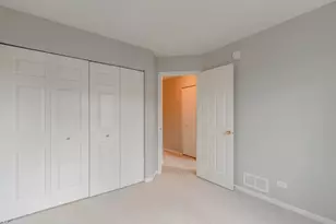 619 Cary Woods Cir, Cary, IL 60013 - Photo 19