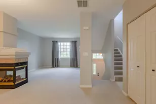 619 Cary Woods Cir, Cary, IL 60013 - Photo 5