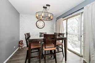 2108 Glasgow Ct, Hanover Park, IL 60133 - Photo 9