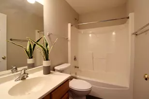 125 Station Park Cir, Grayslake, IL 60030 - Photo 17