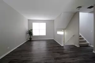125 Station Park Cir, Grayslake, IL 60030 - Photo 5