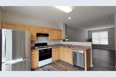 125 Station Park Circle #125, Grayslake, IL 60030 - Photo 11