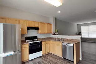 125 Station Park Cir, Grayslake, IL 60030 - Photo 11