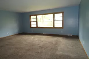 450 Michigan Ave, Aurora, IL 60506 - Photo 3