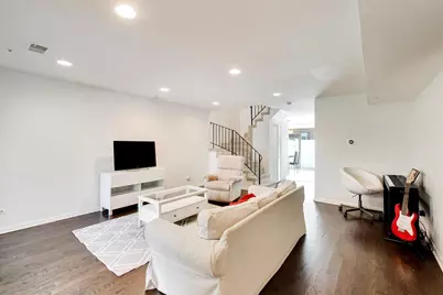 1623 W Belle Plaine Avenue, Chicago, IL 60613 - Photo 5