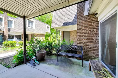 1623 W Belle Plaine Avenue, Chicago, IL 60613 - Photo 3