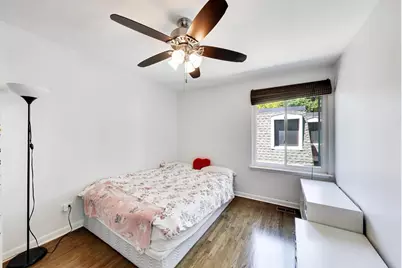 1623 W Belle Plaine Avenue, Chicago, IL 60613 - Photo 23